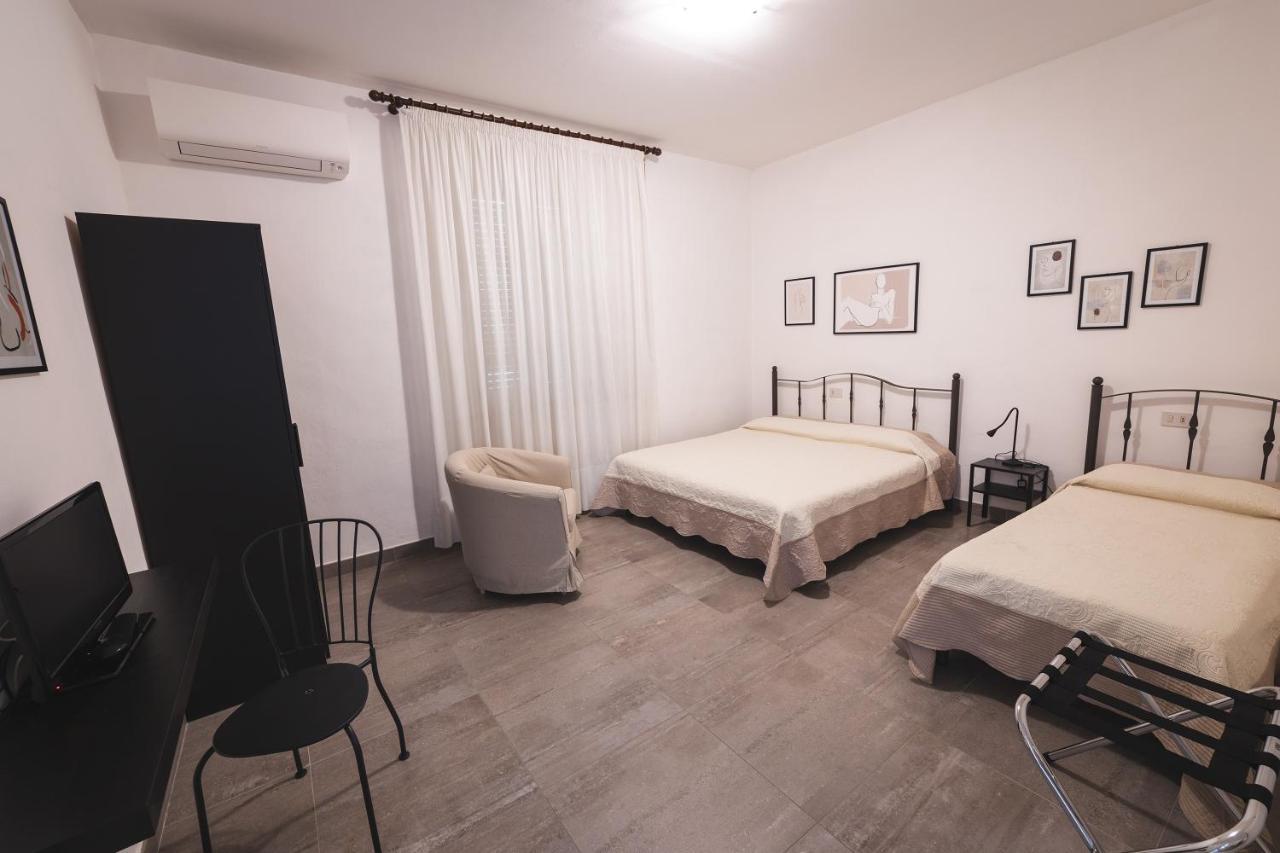 Locanda Roma Sleep & Food Donoratico Exterior foto